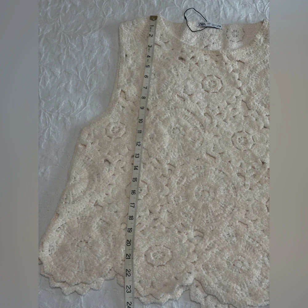 Zara Cream Crochet Crop Top